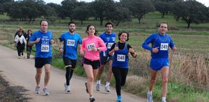 Miguel Rastrollo y María Brezovai vencen en Valdebótoa